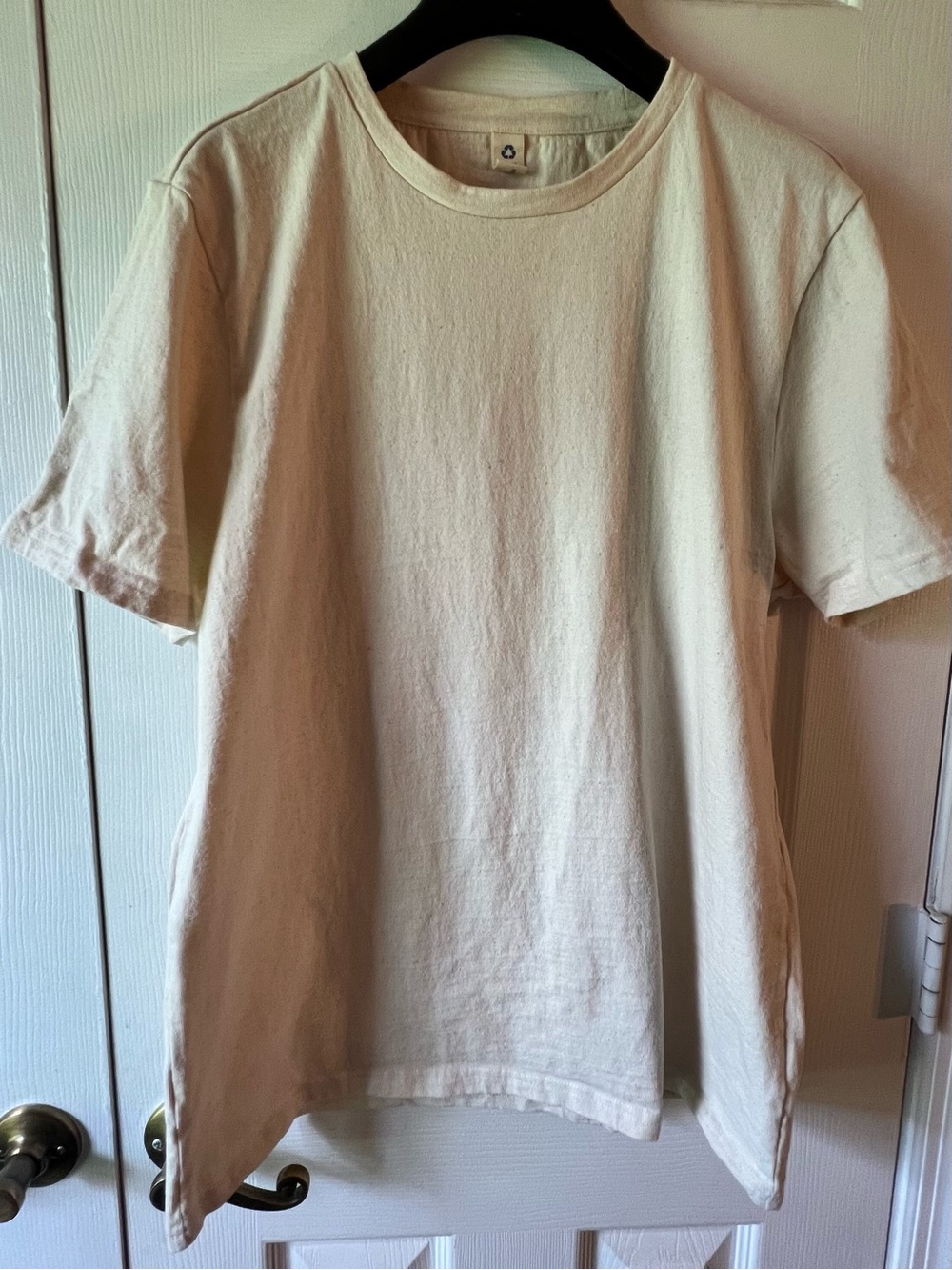 IOAN “New T-shirt” made from recycled 100% cotton